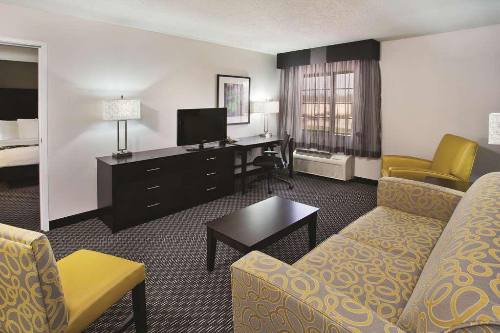La Quinta By Wyndham Clifton/Rutherford Room photo